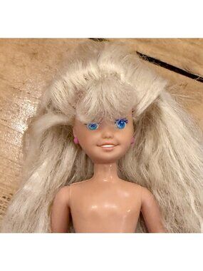 1991 Stacie Barbie’s Sister 8” Doll Crimped Blonde Hair Blue Eyes Pink Earrings